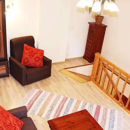 Cozy 2 Level Near Old Town Free Parking *