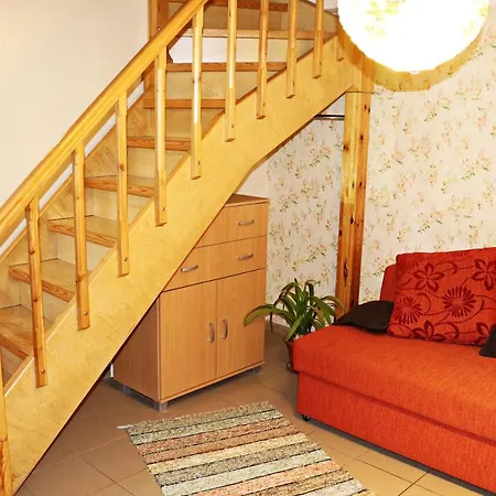 Apartment Cozy 2 Level Near Old Town Free Parking