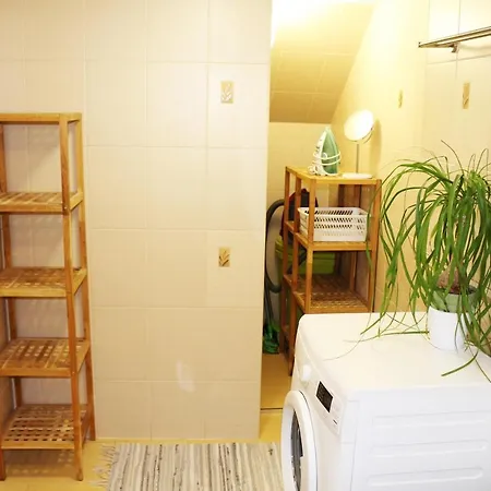 Cozy 2 Level Near Old Town Free Parking *